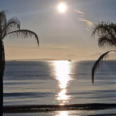 Cozy 1 Bedroom With A Seaview, Ac, Pool And Parking