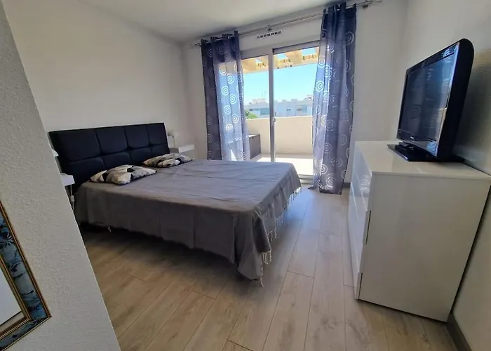 Cozy 1 Bedroom With A Seaview, Ac, Pool And Parking Antibes