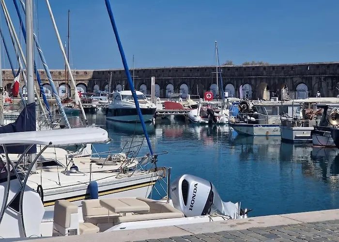 Cozy 1 Bedroom With A Seaview, Ac, Pool And Parking Apartment