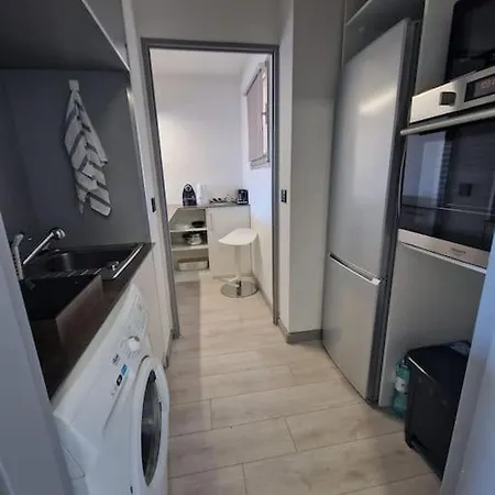 Cozy 1 Bedroom With A Seaview, Ac, Pool And Parking * 앙티브