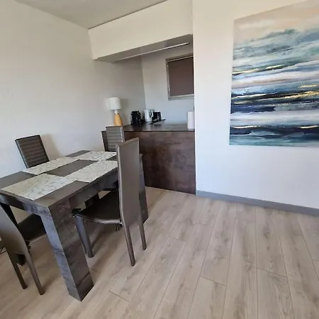 아파트 Cozy 1 Bedroom With A Seaview, Ac, Pool And Parking