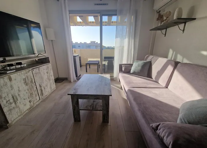 Cozy 1 Bedroom With A Seaview, Ac, Pool And Parking 昂蒂布